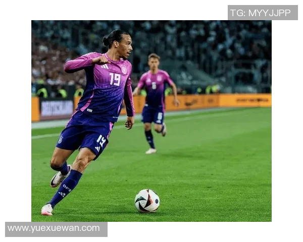 小个子球员如何在足球场上突破身高限制成就传奇之路