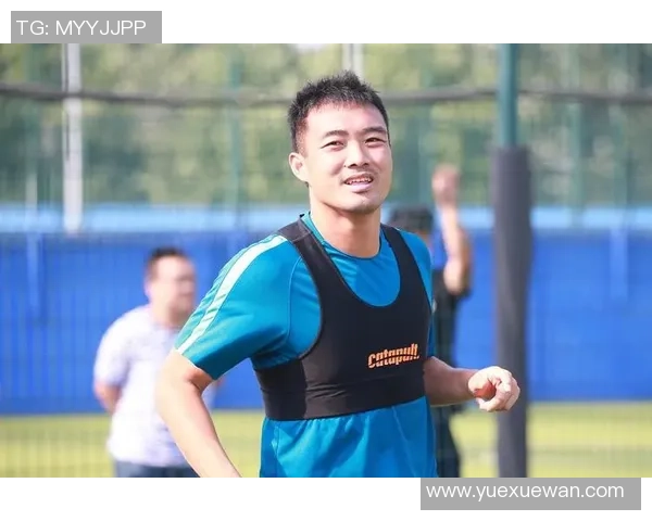 追梦绿茵场足球球星的荣耀背后是无数汗水与辛酸